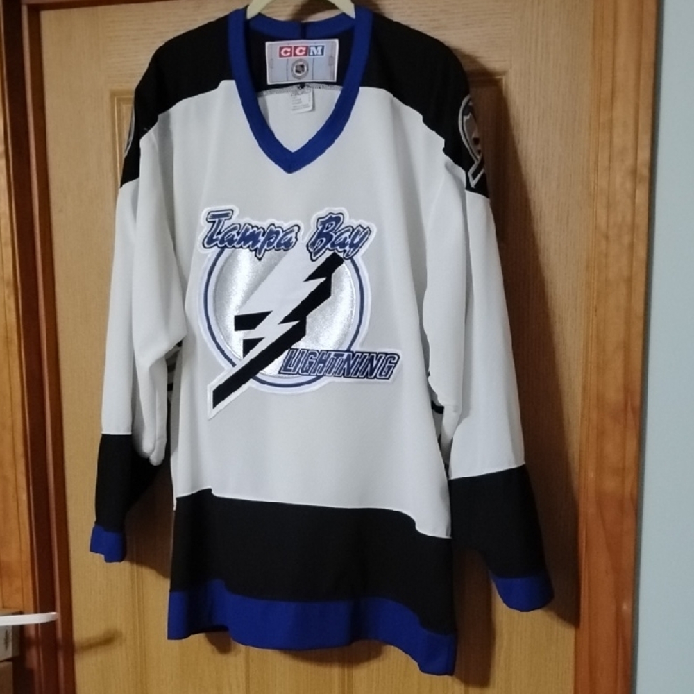 VINTAGE CCM TAMPA BAY LIGHTNING LICENSED JERSEY MENS LARGE
